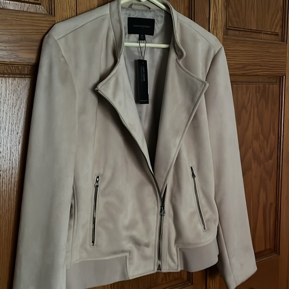 Jacket. - Picture 3 of 3